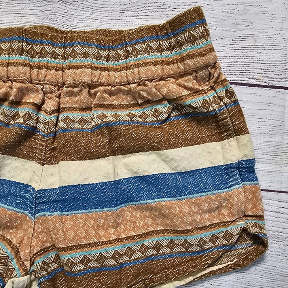Kavu medium pull on short w/Aztec design. Brown, blue, cream - Picture 3 of 10